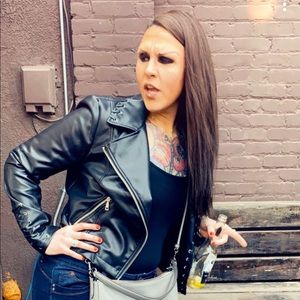 Meet your Posher, Brooke